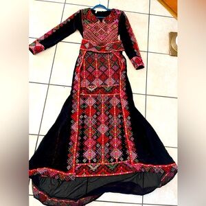Palestinian Thobe